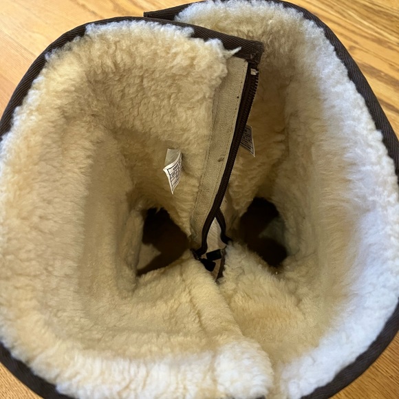 Knee high UGGs size 7 - Picture 5 of 5
